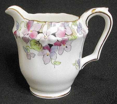 F15972 Creamer