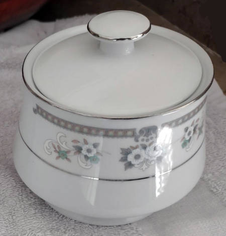 CX297 Sugar Bowl & Lid