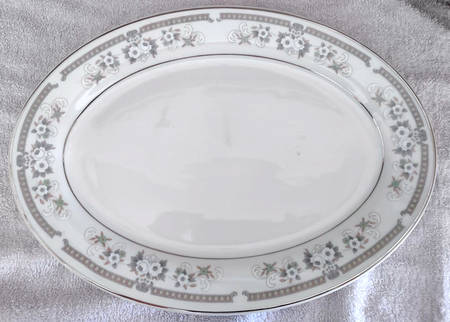 CX297 14" Oval Serving Platter