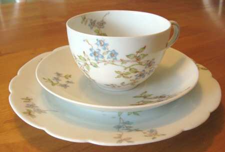 CAR141 Flat Cup & Saucer Set