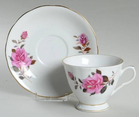 YSH9 Footed Cup & Saucer Set
