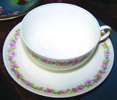CHF1235 Flat Cup & Saucer Set