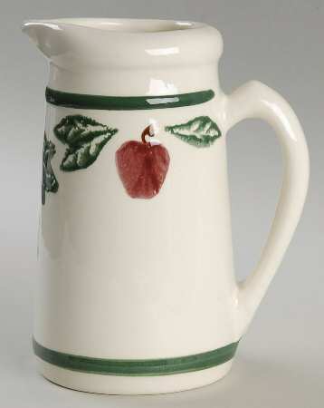 Apple & Ivy 24 Oz Pitcher