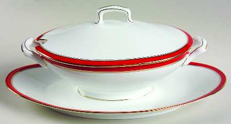 Ambassade Vermillion Gravy Boat w/Attached Underplate & Lid