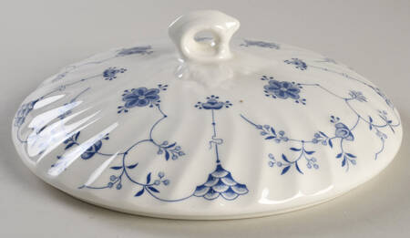 Finlandia (Swirl Rim, Columbia, Malaysia) Lid for Round Vegetable by Churchill