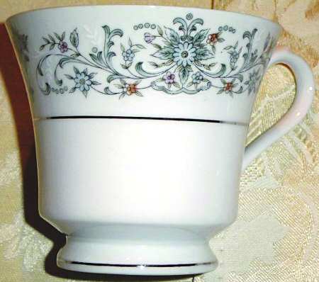 YSH10 Footed Cup