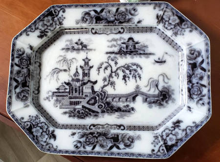 Pelew (Black) 15" Oval Serving Platter
