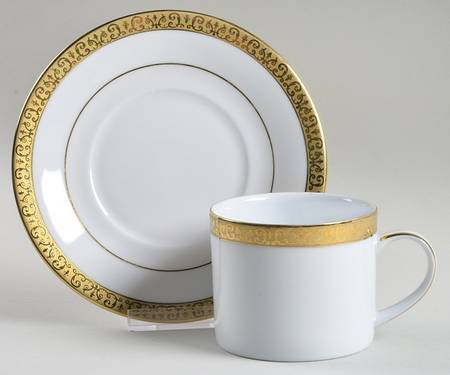 Grand Buffet Gold Flat Cup & Saucer Set