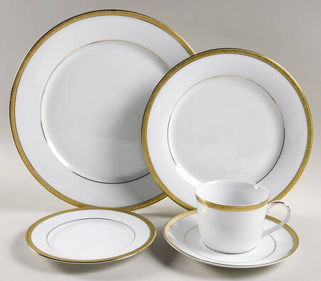Grand Buffet Gold 40 Piece Estate Set
