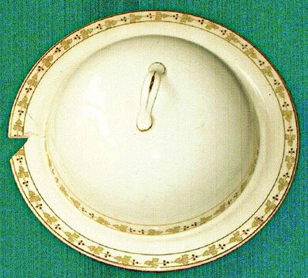 1735 Round Covered Butter