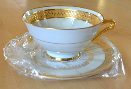 CHF1290 Footed Cup & Saucer Set