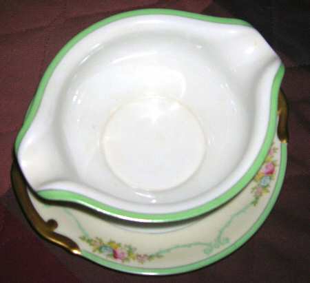 CEB103 Gravy Boat with Attached Underplate
