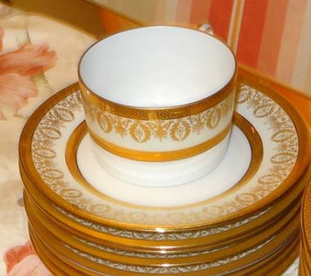 10809 Flat Cup & Saucer Set