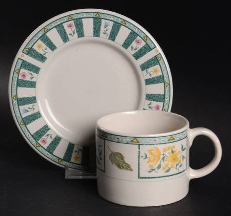 Chelsea Square Flat Cup & Saucer Set