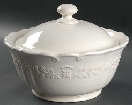 Traditions Embossed White (Corelle) 2 Qt Round Covered Casserole by Corning Corelle