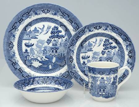 Blue Willow (Swirl, Columbia, Malaysia, England) 16 Piece Set by Churchill