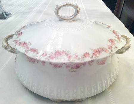Schleiger 195-3 Round Covered Vegetable