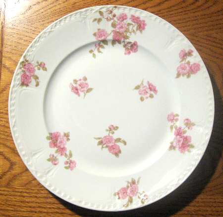 CHF1330 Dinner Plate
