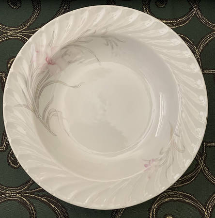 Lavender Lilies Rim Soup Bowl