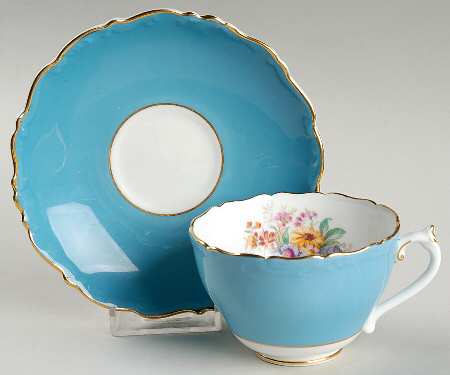 9143 Footed Cup & Saucer Set