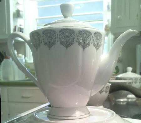 YSH14 Teapot & Lid