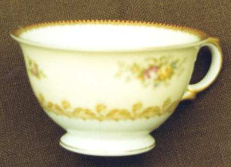 CJA7 Footed Cup