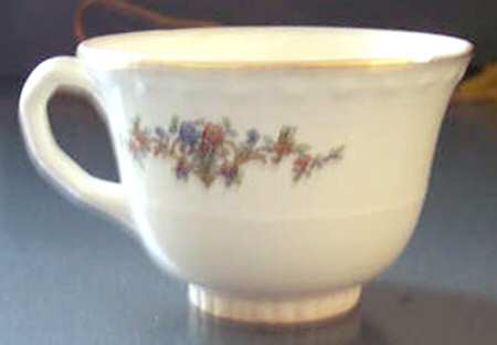CRO318 Footed Cup