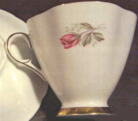 1611-52 Footed Cup