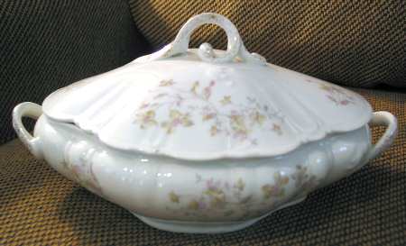 2954 Oval Covered Vegetable