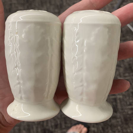 Acanthus Salt & Pepper Set