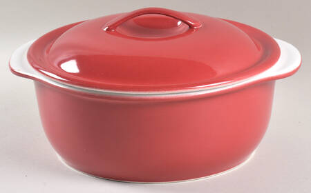 Cajun Red (Serveware) 2.5 Qt Round Covered Casserole
