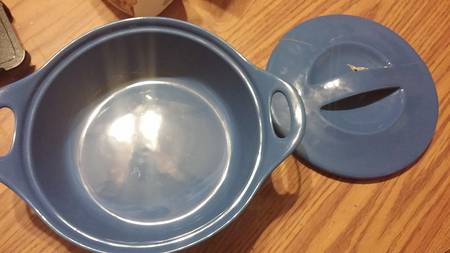 Creations Sapphire 1.5 Qt Round Covered Casserole