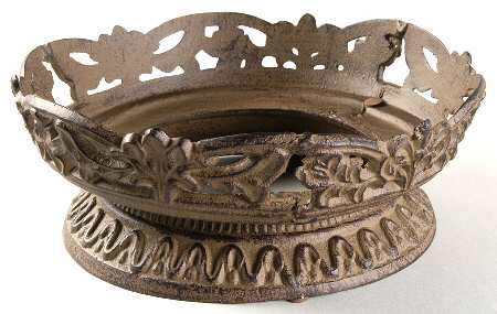 Renaissance Ivory Metal Stand Or Warmer
