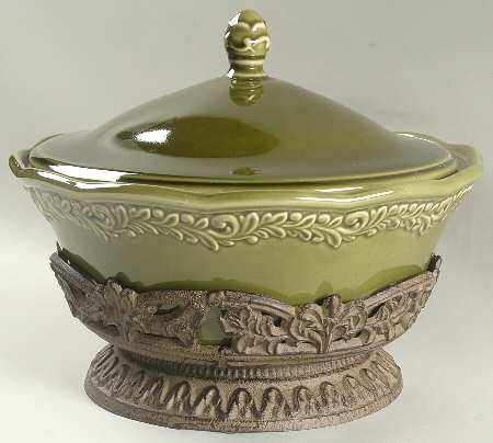 Renaissance Green 2.75 Qt Round Covered Casserole w/Metal Stand