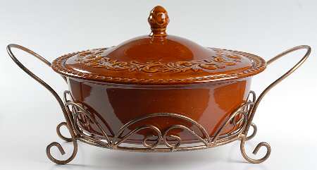 Venetian 3 Qt Round Covered Casserole w/Metal Stand