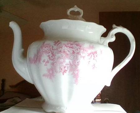 CRO323 Teapot & Lid