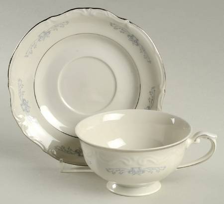 CHZ41 Footed Cup & Saucer Set
