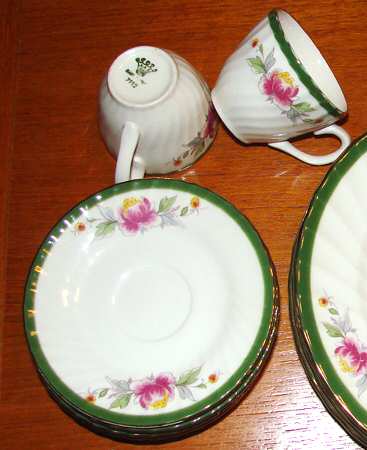 7112 Flat Cup & Saucer Set