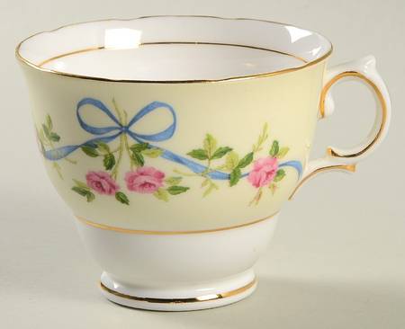 6805 Footed Cup