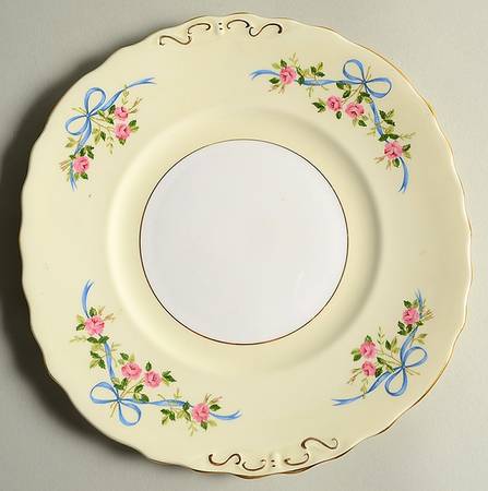 6805 Handled Cake Plate