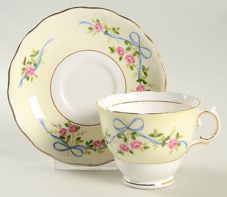 6805 Footed Cup & Saucer Set