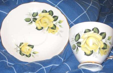 7984 Footed Cup & Saucer Set