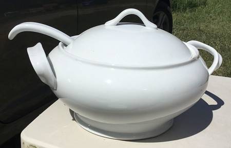 Lyon Tureen & Lid W/Ladle