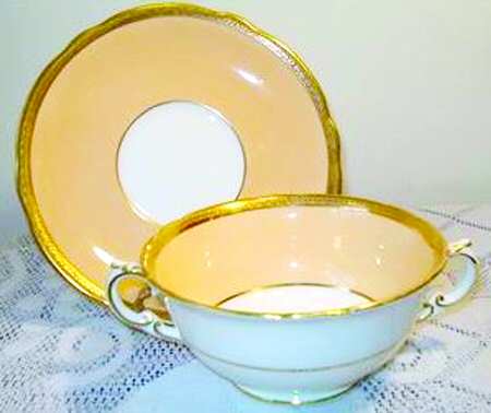 9159 Footed Cream Soup Bowl & Saucer Set