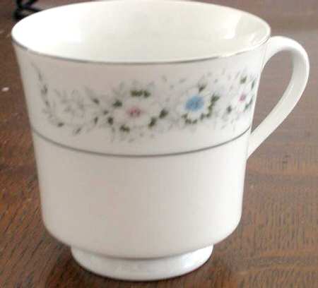 CX411 Footed Cup