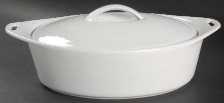Bakeware White 2 Quart Oval Covered Casserole