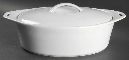 Bakeware White 3.5 Quart Oval Casserole Covered