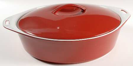Bakeware Red 3.5 Quart Round Covered Casserole