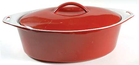 Bakeware Red 3.5 Quart Oval Casserole Covered