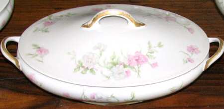 CHF1432 Oval Covered Vegetable